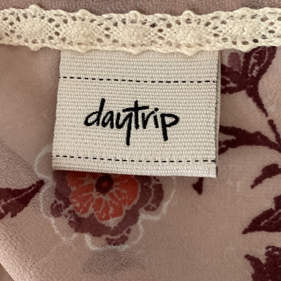 Daytrip Kimono , beautiful floral bohemian style print - Picture 4 of 5